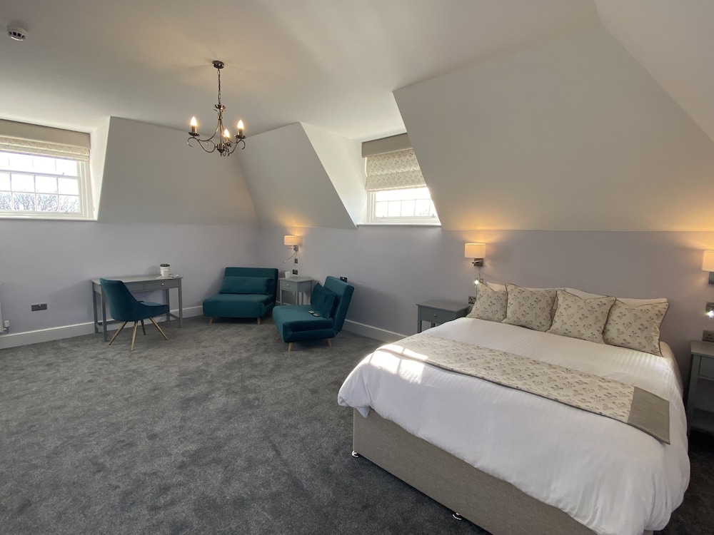 Suite, Ensuite photo 3