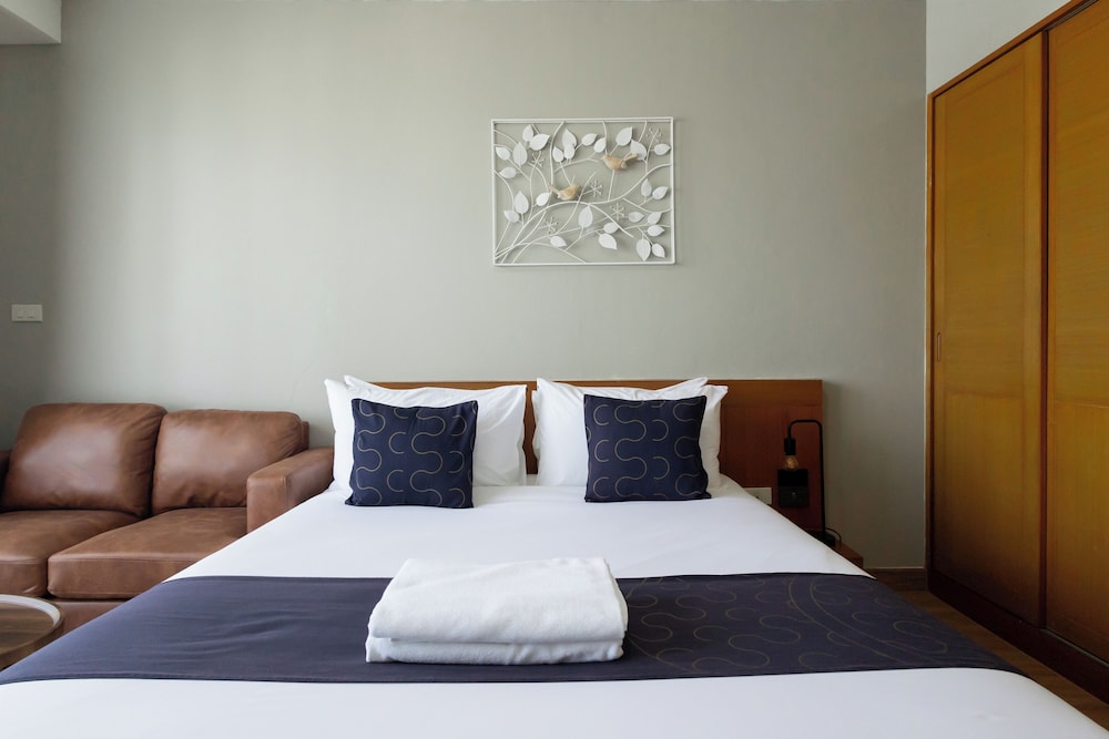 Junior Studio Suite, 1 Queen Bed