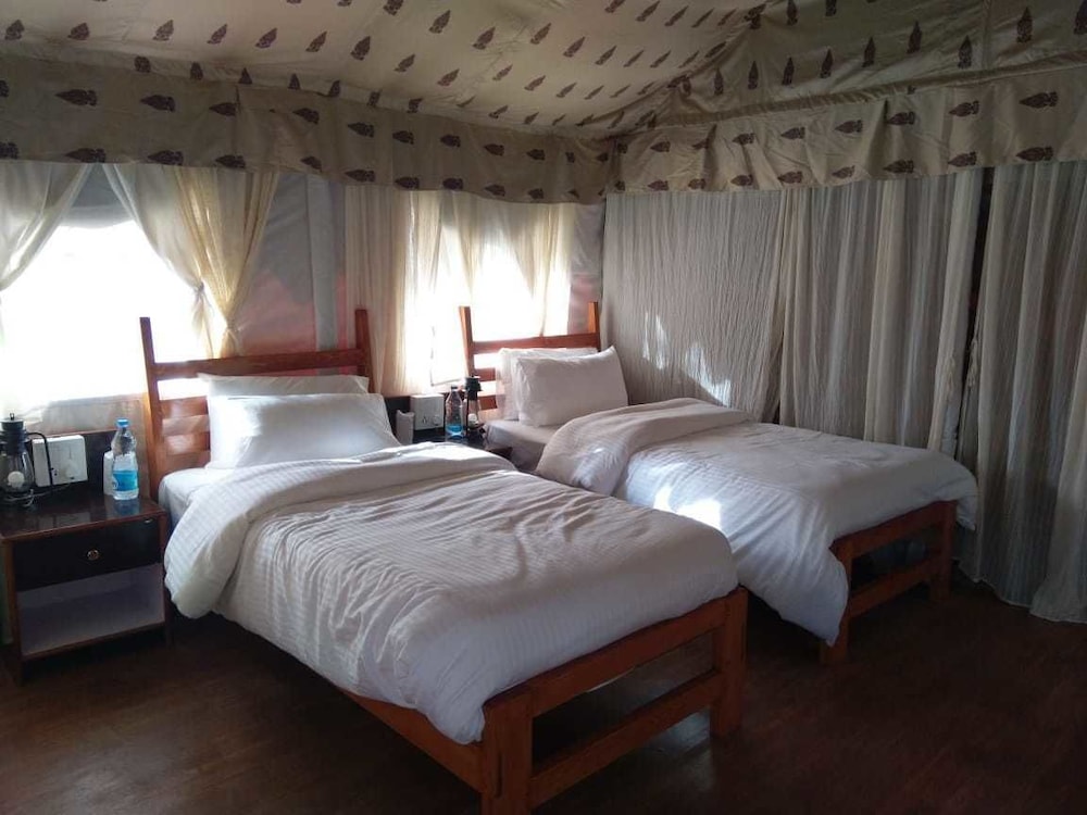 Deluxe Tent, 2 Twin Beds, Non Smoking photo 1