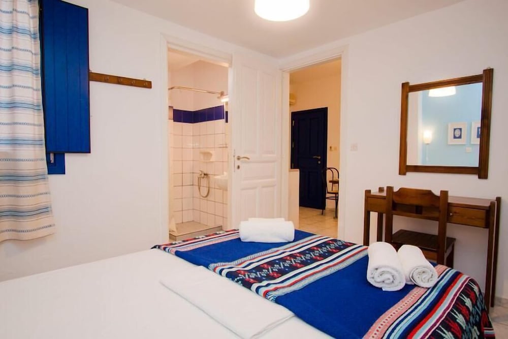 One Bedroom Apartment with Sea View - Photo 8