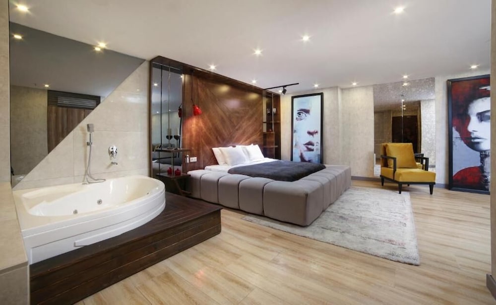 Luxury Suite, 1 King Bed