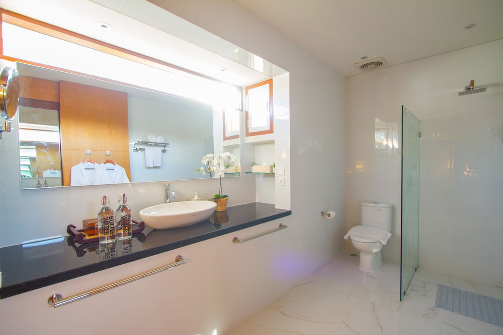2 Bedroom Villa with Private Pool photo 2