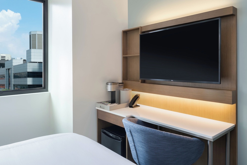 Standard Room, 1 Queen Bed, Hearing Accessible (Communications)