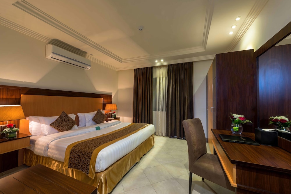 Suite, 3 Bedrooms photo 2