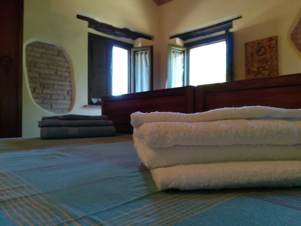 Deluxe Triple Room, Hill View photo 2