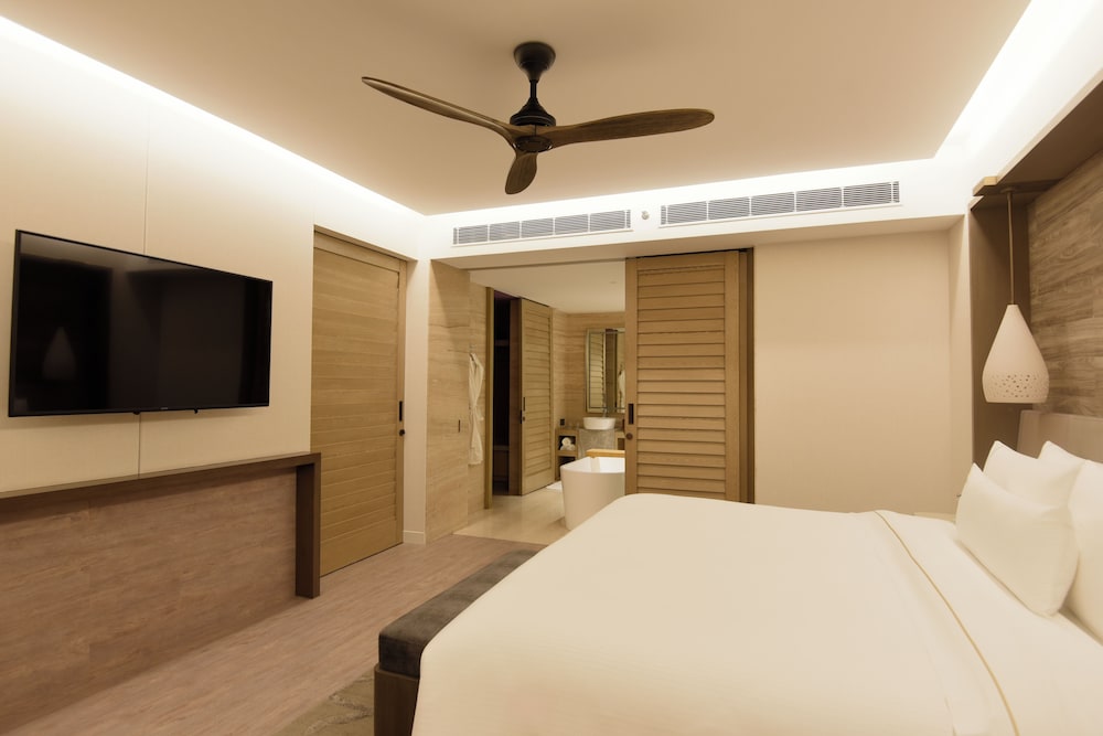Suite, 1 King Bed Suite, 1 King Bed