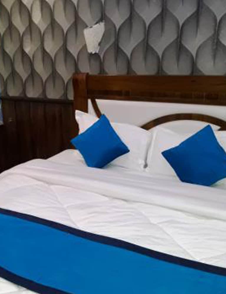 Comfort Double Or Twin Room, 1 Bedroom, Non Smoking, Refrigerator photo 2