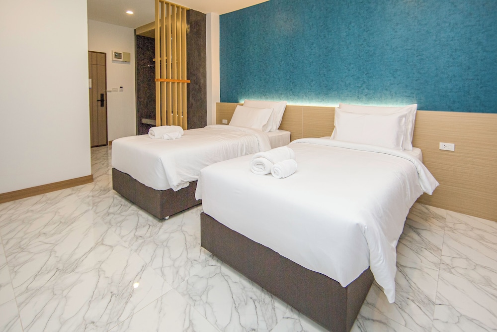 Premier Twin Room - Photo 4