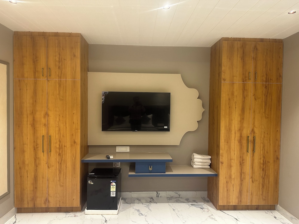 Family Quadruple Room, City View photo 2