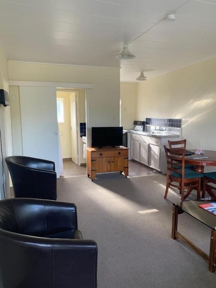 2 Bedroom Studio 8