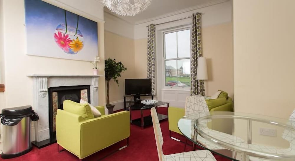 Apartment, 2 Bedrooms, Kitchen, Sea View photo 3