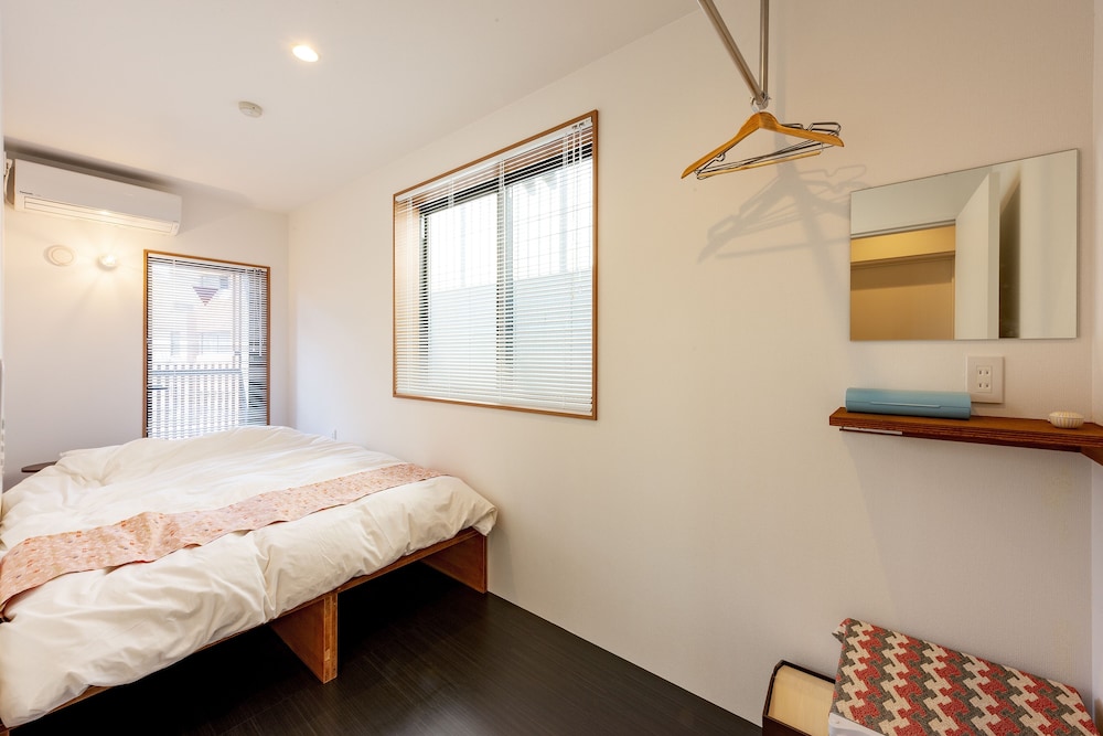 Standard Double Room, Shared Bathroom photo 1