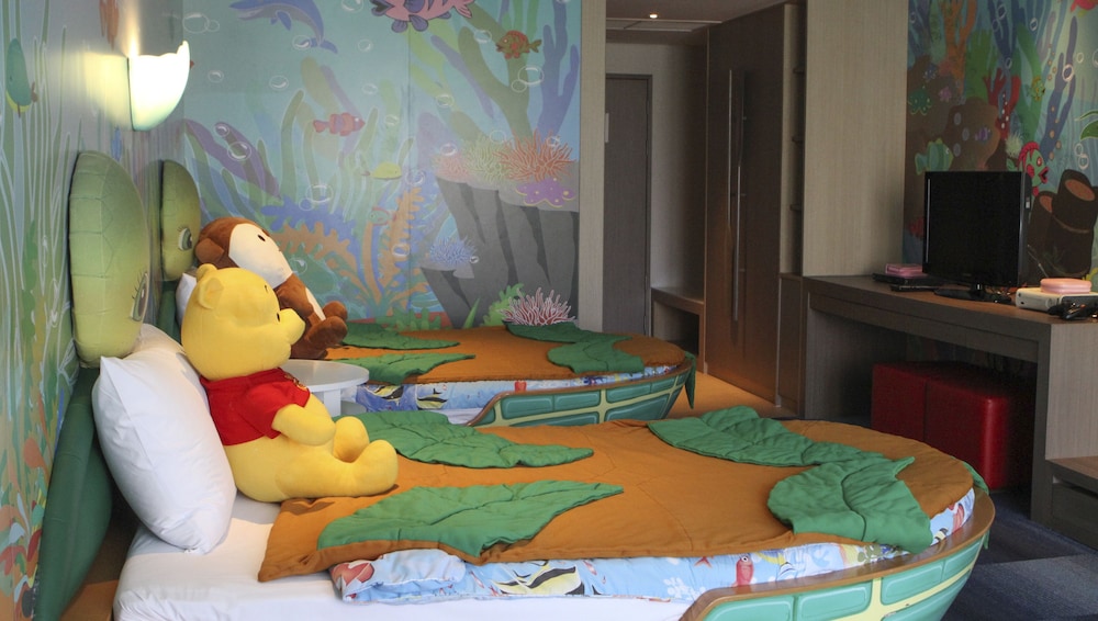 Family Suite, Multiple Beds - Photo 7