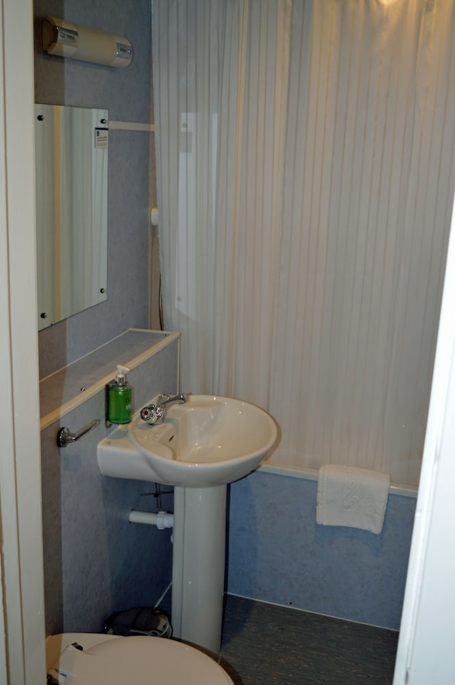 Standard Room, 1 Twin Bed, Non Smoking - Photo 6