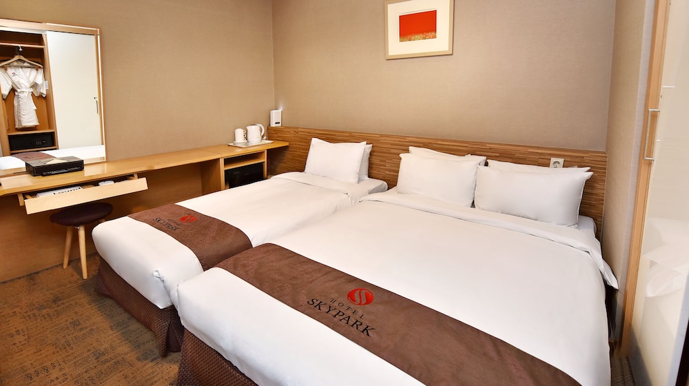 [Rta K-Ramyun Pkg (Free)] Deluxe Twin (Room+ One-Time Coupon For Free Ramen (By Number Of Pax)) photo 1