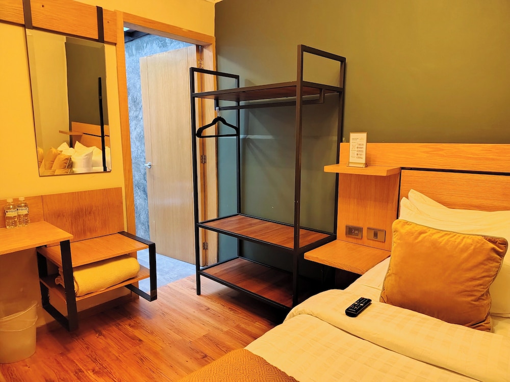 Standard Room, 1 Double Bed, Private Bathroom - Photo 13