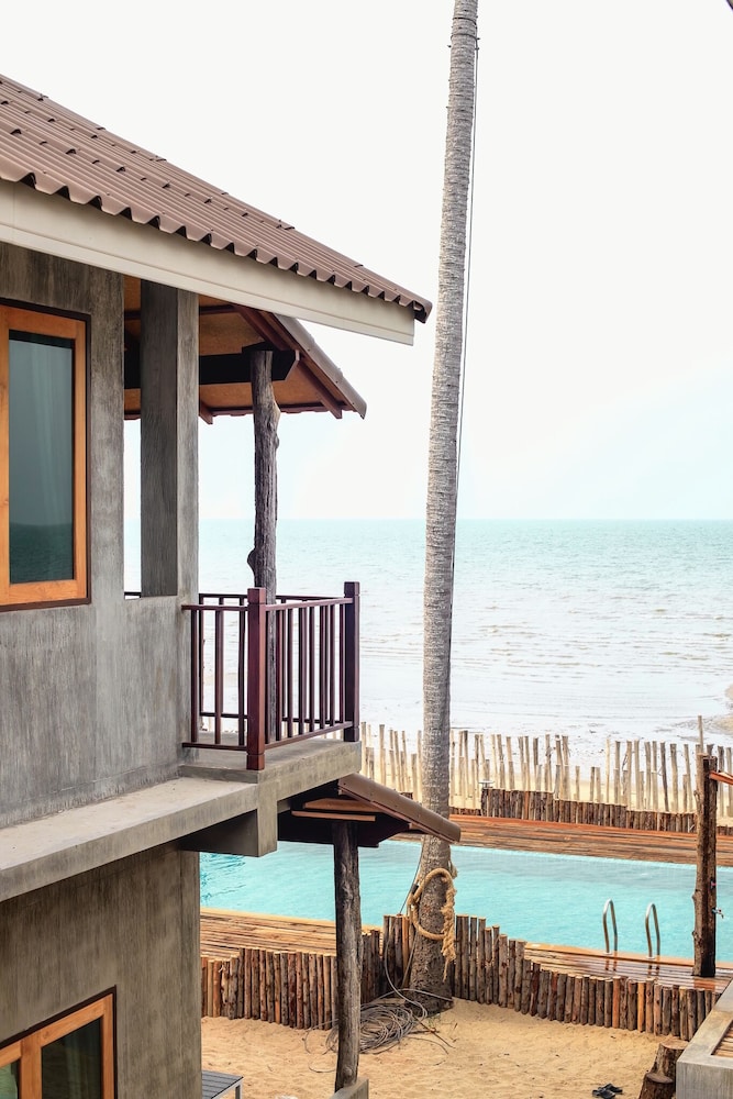 Basic Double Room, Balcony, Partial Sea View