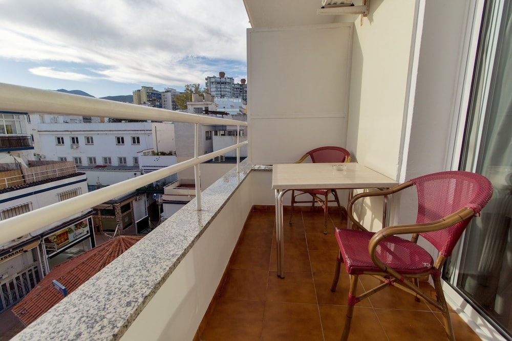 Standard Twin Room - Photo 3