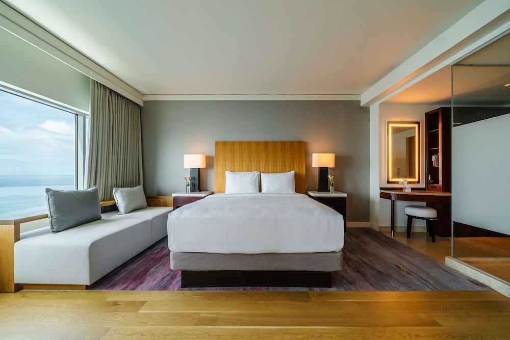Regency, Suite, 1 King Bed - Photo 1