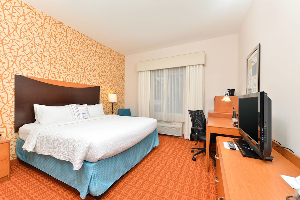 Room, 1 King Bed (Mobility/Hearing Access, Roll-In Shwr) - Photo 1