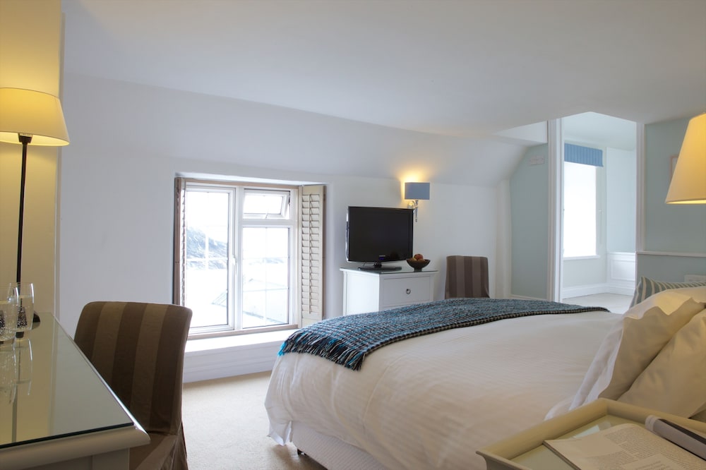 Deluxe Room - Photo 3