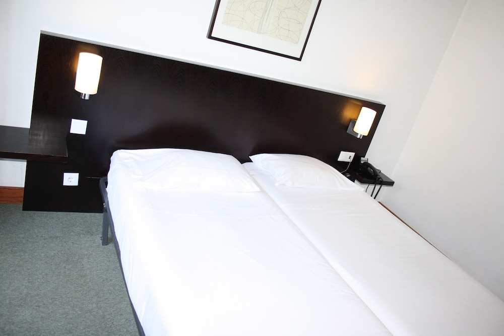 Standard Double Room - Photo 1