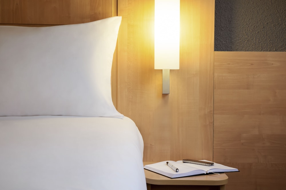Standard Double Room, Multiple Beds - Photo 8