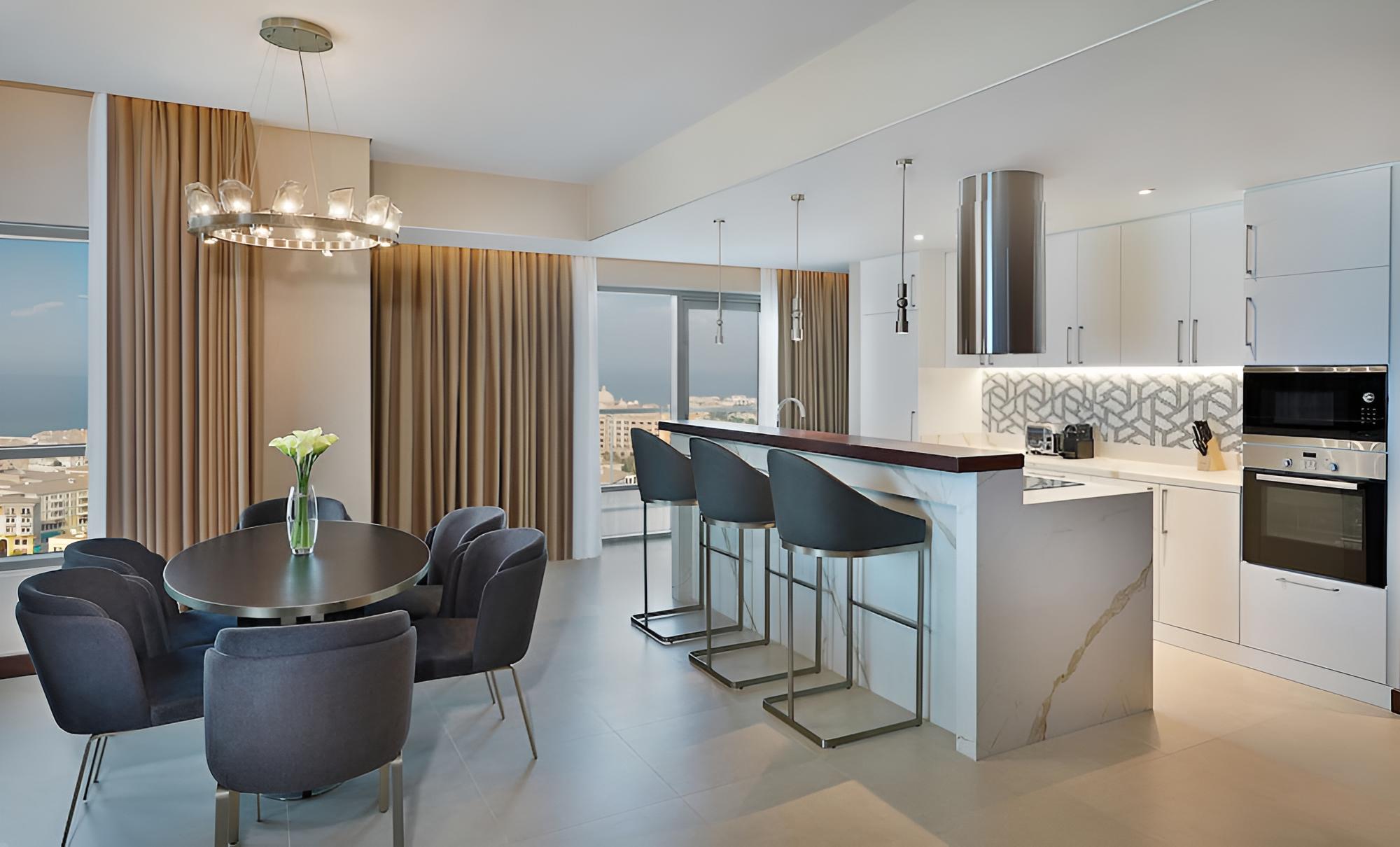 Suite, 2 Bedrooms (Skyline with Panoramic View) - Photo 5
