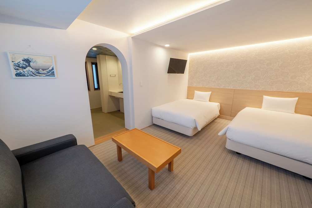 Deluxe Triple Room photo 2