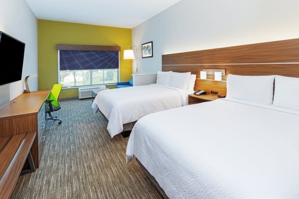 Suite, Multiple Beds - Photo 5