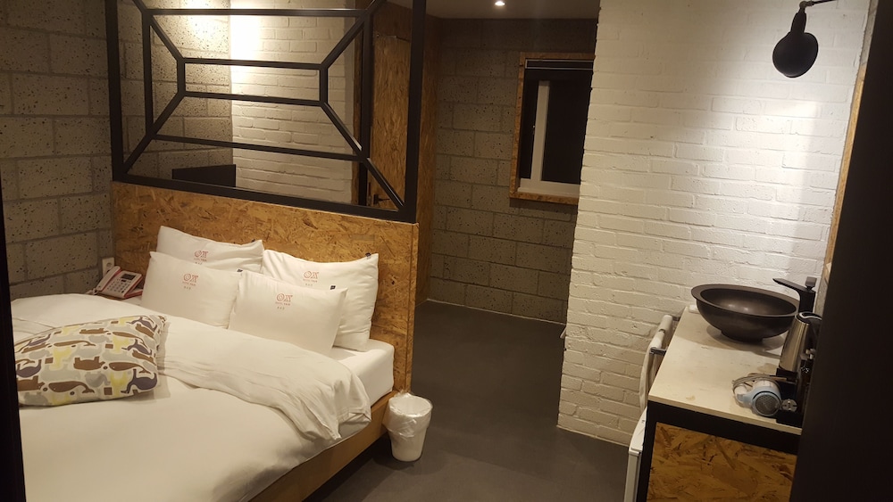 Premium Room - Photo 16