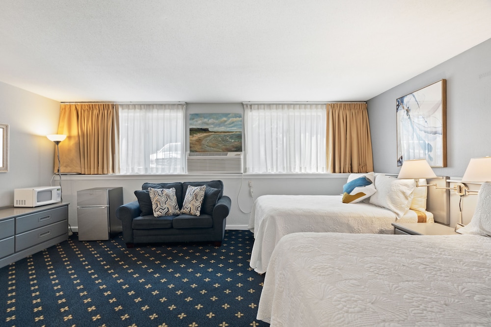 Standard Studio, Private Bathroom (Two Double Beds) - Photo 1