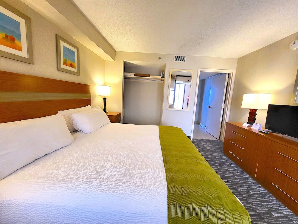 Suite, 1 King Bed with Sofa bed, Balcony, Ocean View - Photo 3