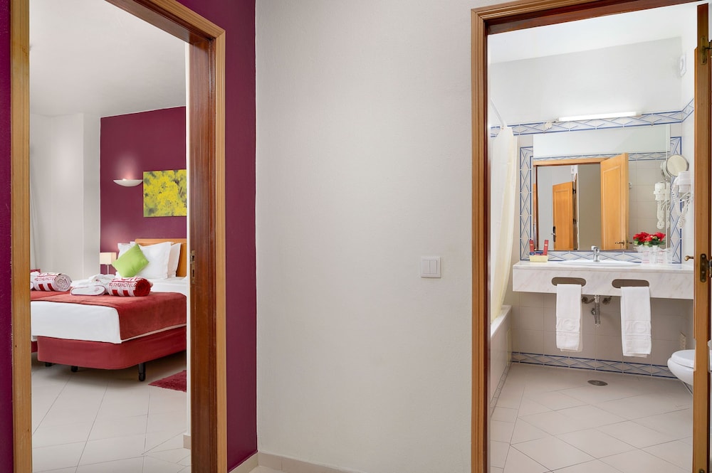 One Bedroom Club (6 Guests) - Photo 9