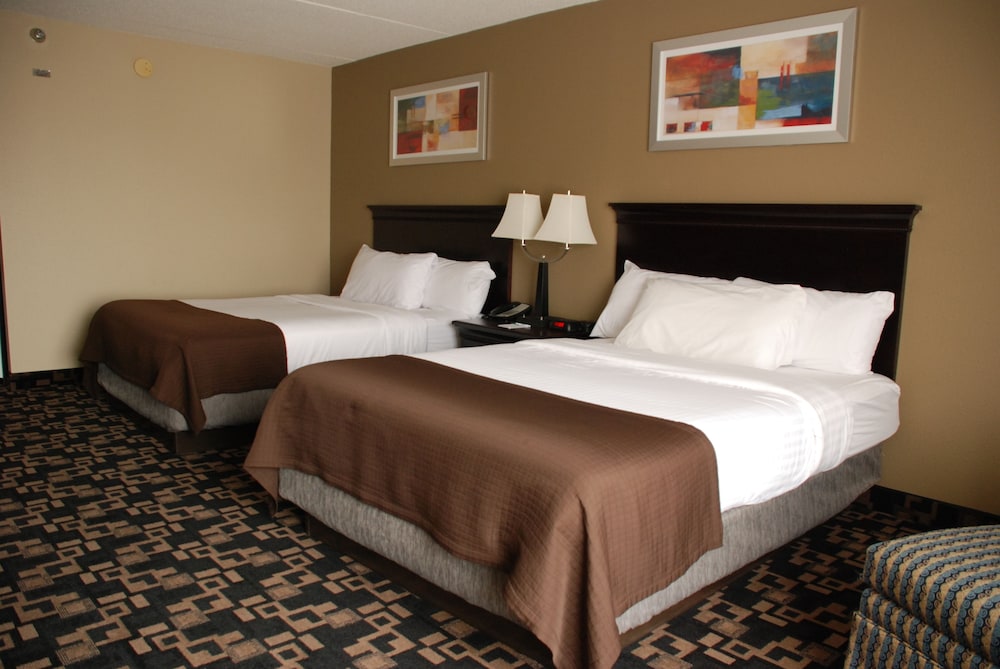 Room, 2 Queen Beds photo 2