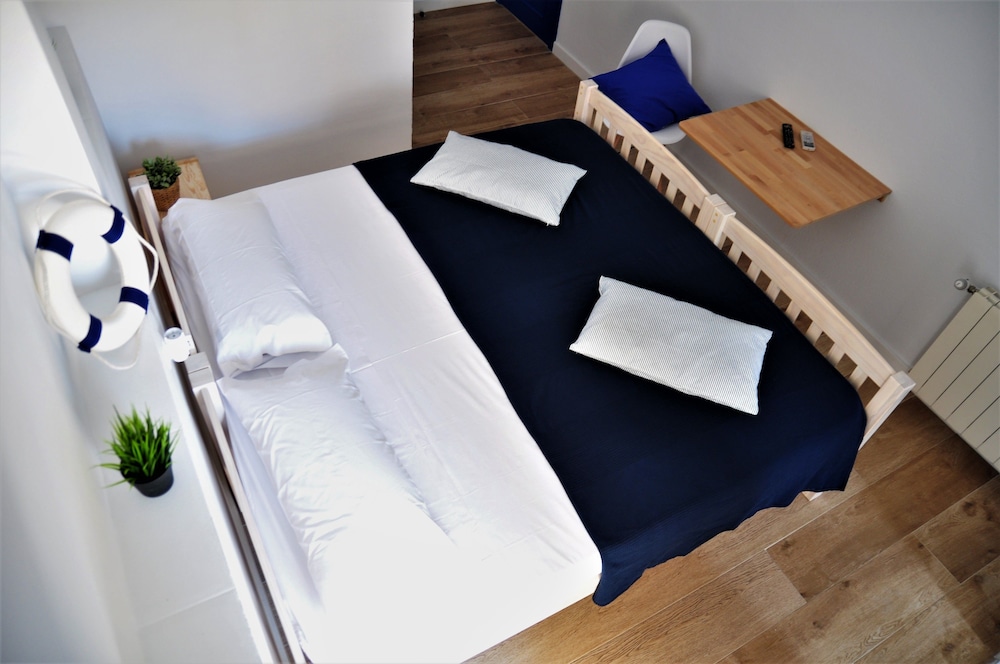Basic Double Room, Balcony photo 2