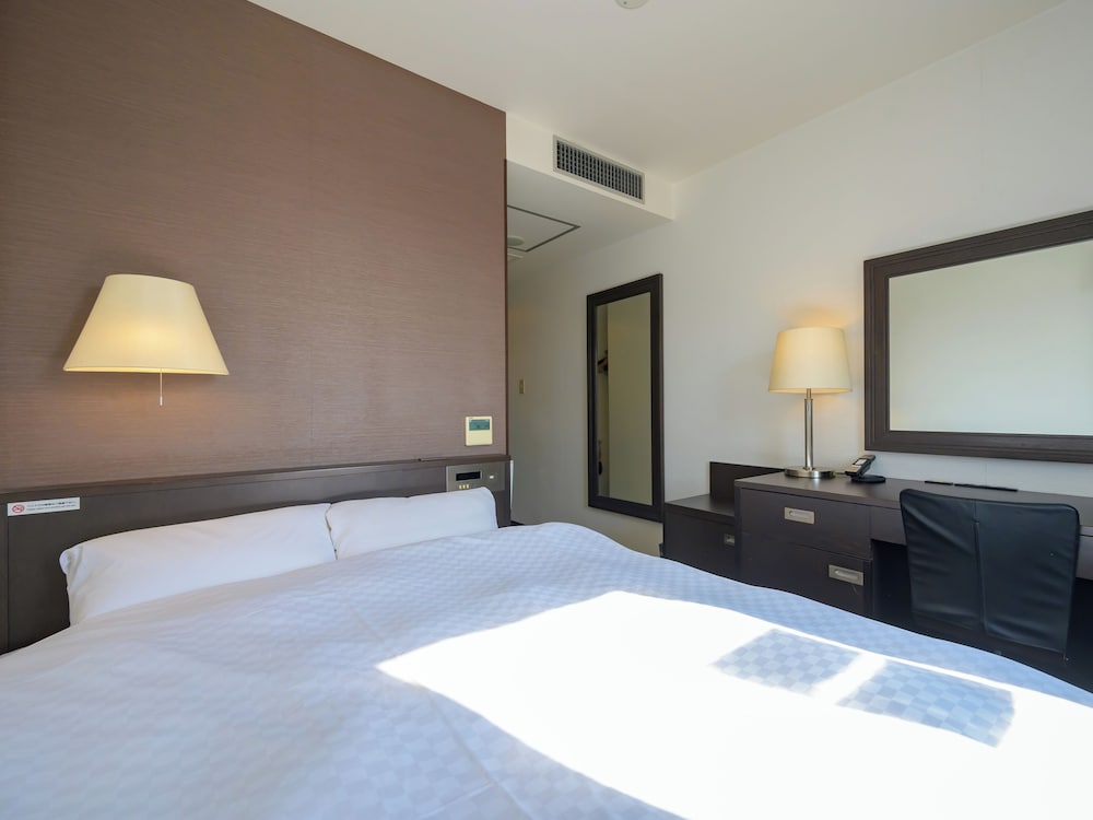 Double Economy Room, Non Smoking - Photo 9