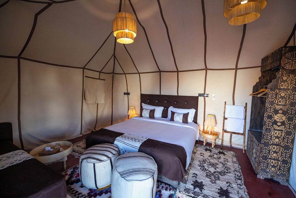 Comfort Tent, Multiple Beds photo 2