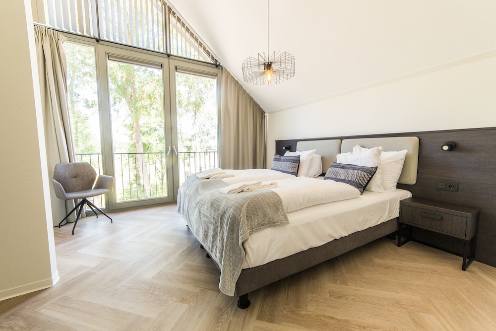 Exclusive Villa, 4 Bedrooms, Hot Tub photo 2