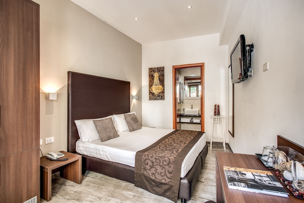 Design Double or Twin Room thumbnail 6