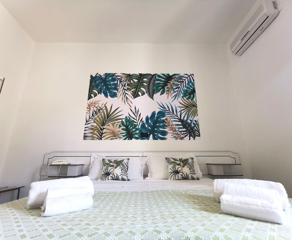 Basic Room, 1 Double Bed, Balcony