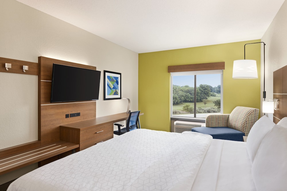 Standard Room, 1 King Bed - Photo 3