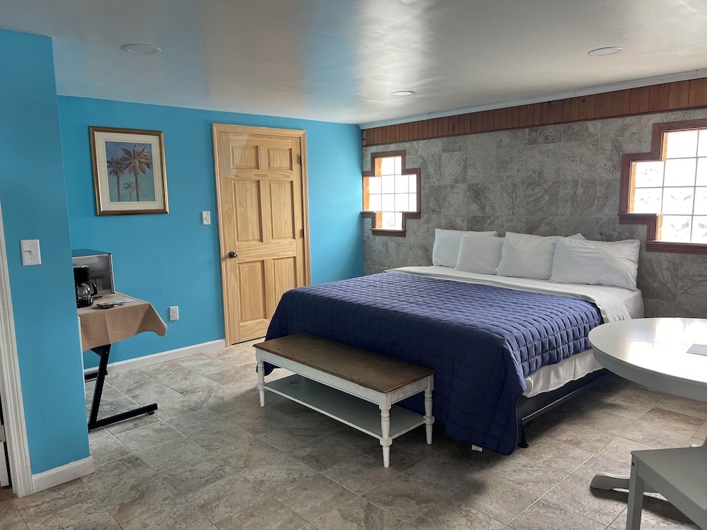 Deluxe Studio Suite, 1 King Bed