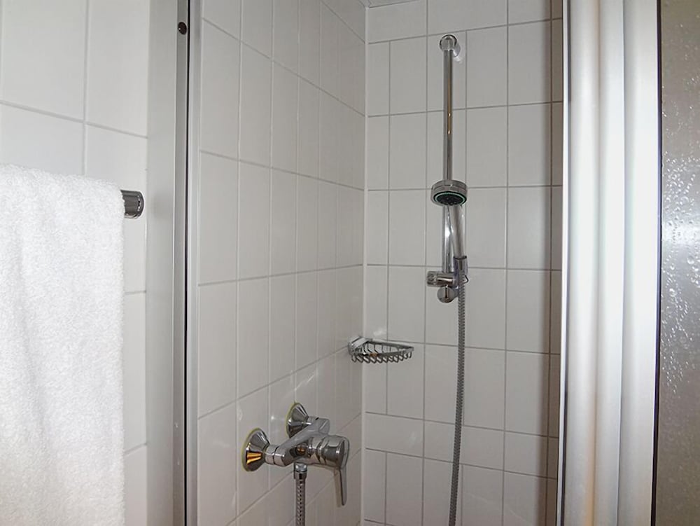 Standard Double Room - Photo 7