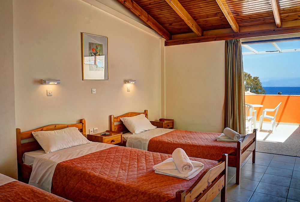 Triple Room, Balcony, Sea View photo 1
