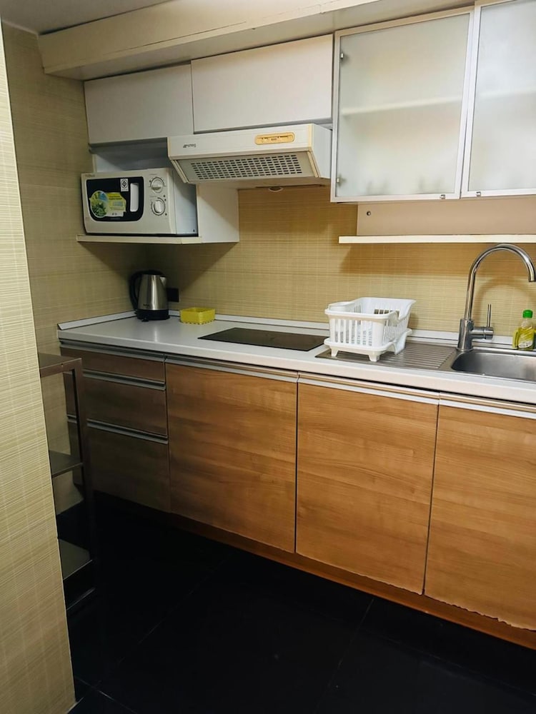 Signature Apartment photo 2