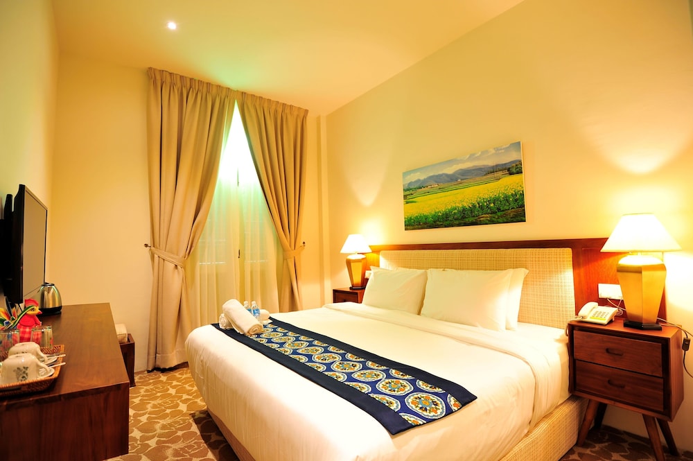 Double Room, 1 Queen Bed, Non Smoking, City View