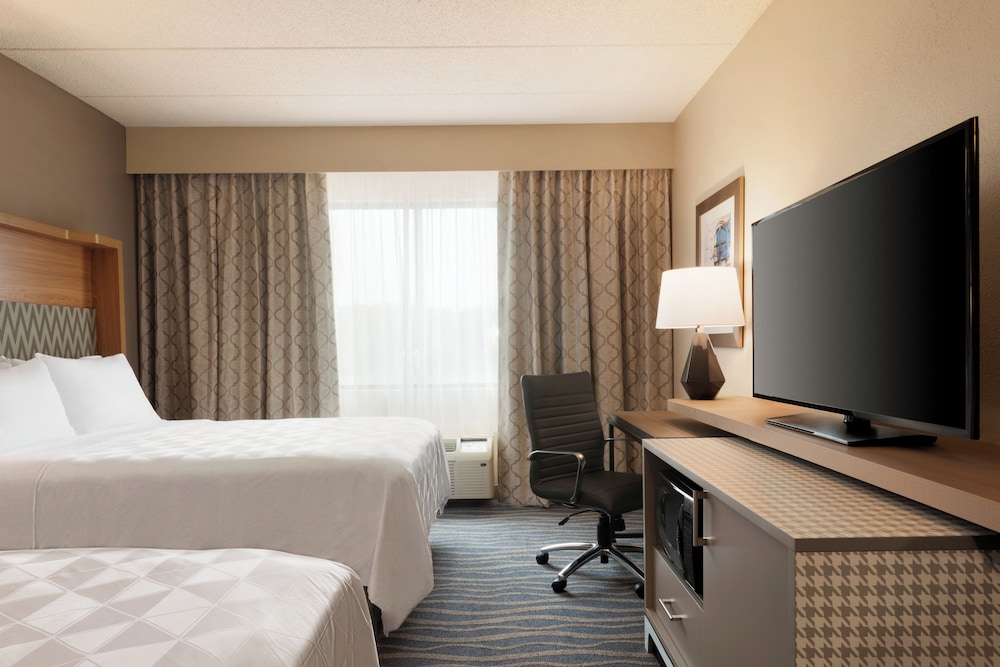 Standard Room, 2 Queen Beds - Photo 2