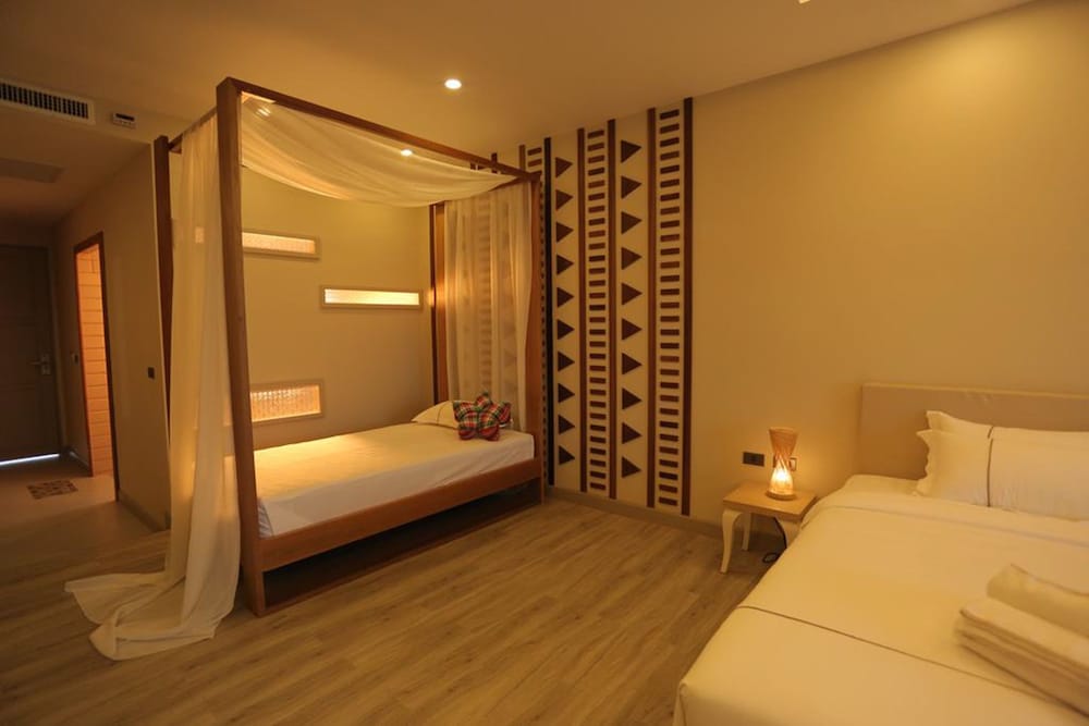 Suite Room with Balcony photo 3