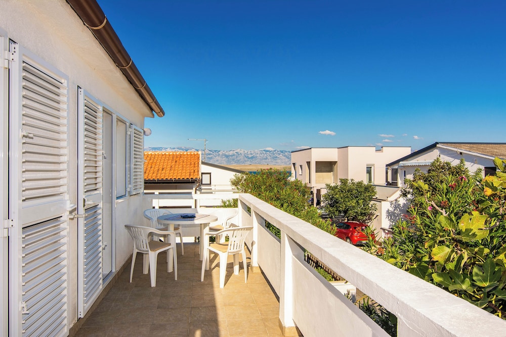 Comfort Apartment, Partial Sea View